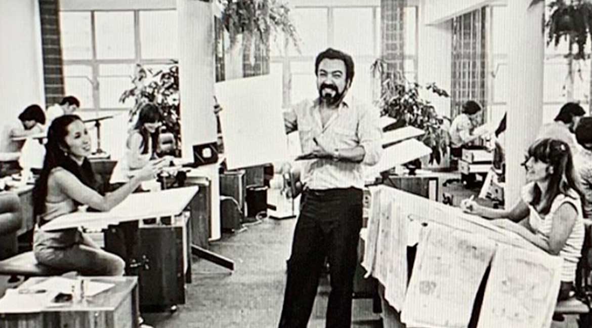 Maurício de Souza nos anos 70, no estúdio do prédio das Folhas. Foto: Instagram/Reprodução