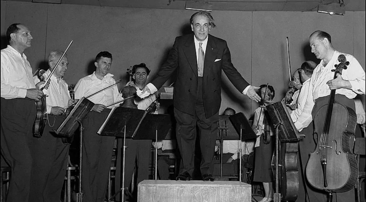 O que fez Heitor Villa-Lobos, compositor modernista, ser o grande ícone da  música nacional? - Culturadoria