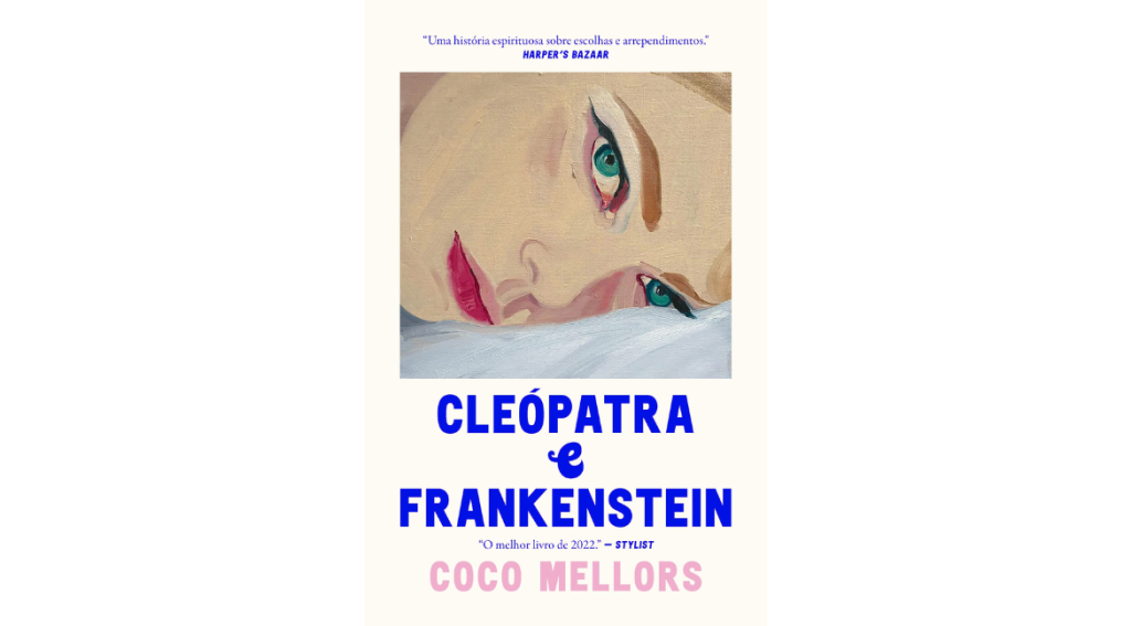 Capa do livro. Ela é bege,  o título está escrito em azul e rosa. Na parte superior, há uma pintura de um rosto de uma mulher branca, maquiada, deitada em um travesseiro.