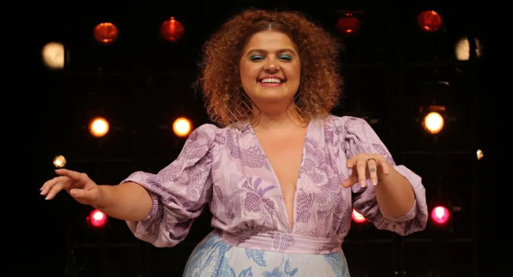 Carolina Serdeira, que se apresenta nesta segunda, dentro do Sarau MTC 2023 (Orlando Bento/Divulgação)