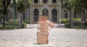 Dona Doa, obra do QUANDO, em frente ao Palácio da Liberdade (Chris Tigra/Divulgação)