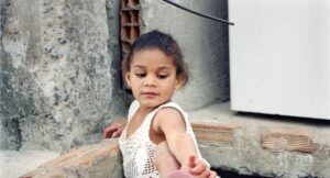 Júlia Maria, na primeira fase das filmagens, em 2002 (Frame)
