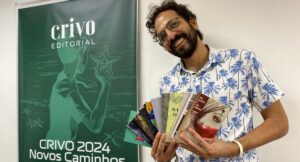 Lucas Maroca, da Crivo Editorial, que realiza o projeto "Poesia InCrível" (Acervo Pessoal/Luz Comunicação/Divulgação)