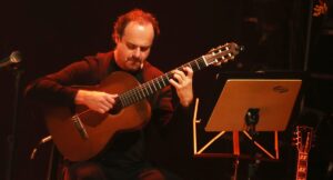 Tabajara Belo é violonista, guitarrista e compositor de destaque na cena musical de Minas e do Brasil (Élcio Paraíso/Bendita/Divulgação)