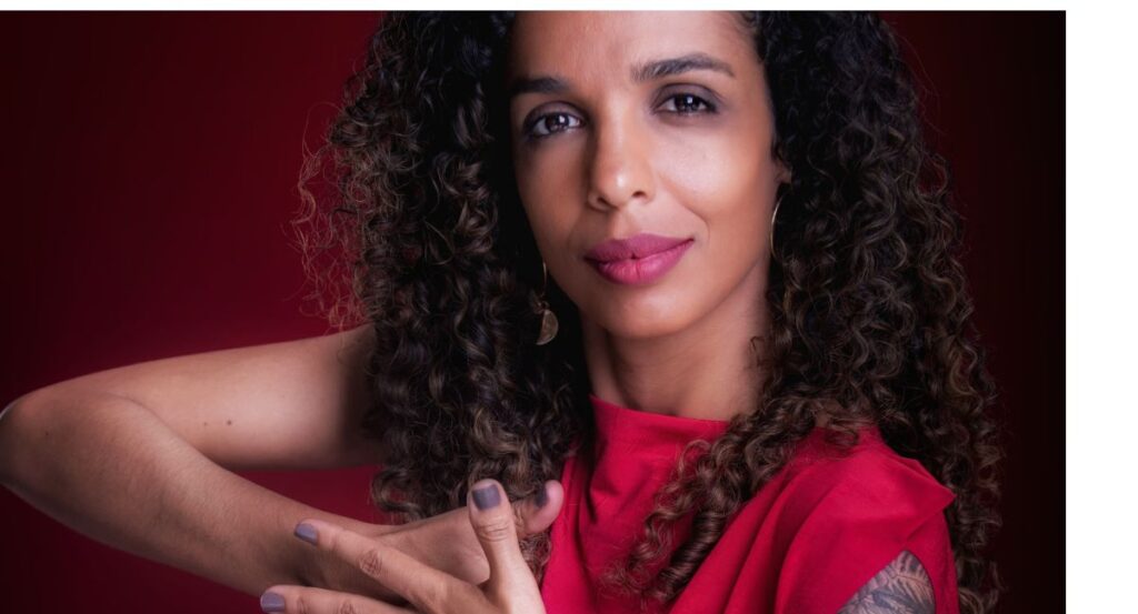 Giselle Couto se apresenta nesta sexta-feira (12), às 20h, no Espaço Cênico Yoshifumi Yagi/Teatro Raul Belém Machado (Alexandre Rezende/Divulgação)
