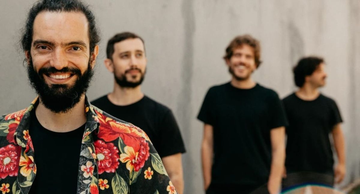 Os integrantes do Assanhado Quarteto, que se apresentam em várias regiões da cidade, em shows com acesso franco (Luana Buenano/Divulgação)