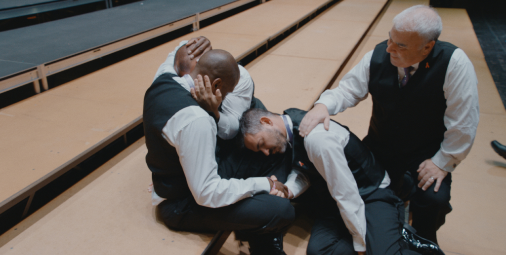 Cena de Gay Chorus Deep South na Mostra David Charles Rodrigues Foto Adam Hobbs