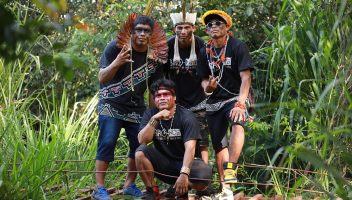 No Memorial Vale, o Brô MC’s reunirá músicas tradicionais indígenas à batida do rap (Luan Iturve e Fabi Fernandes/Divulgação)